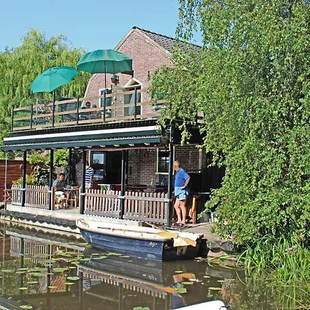 Apartment Atelieronwater # De Zwaan